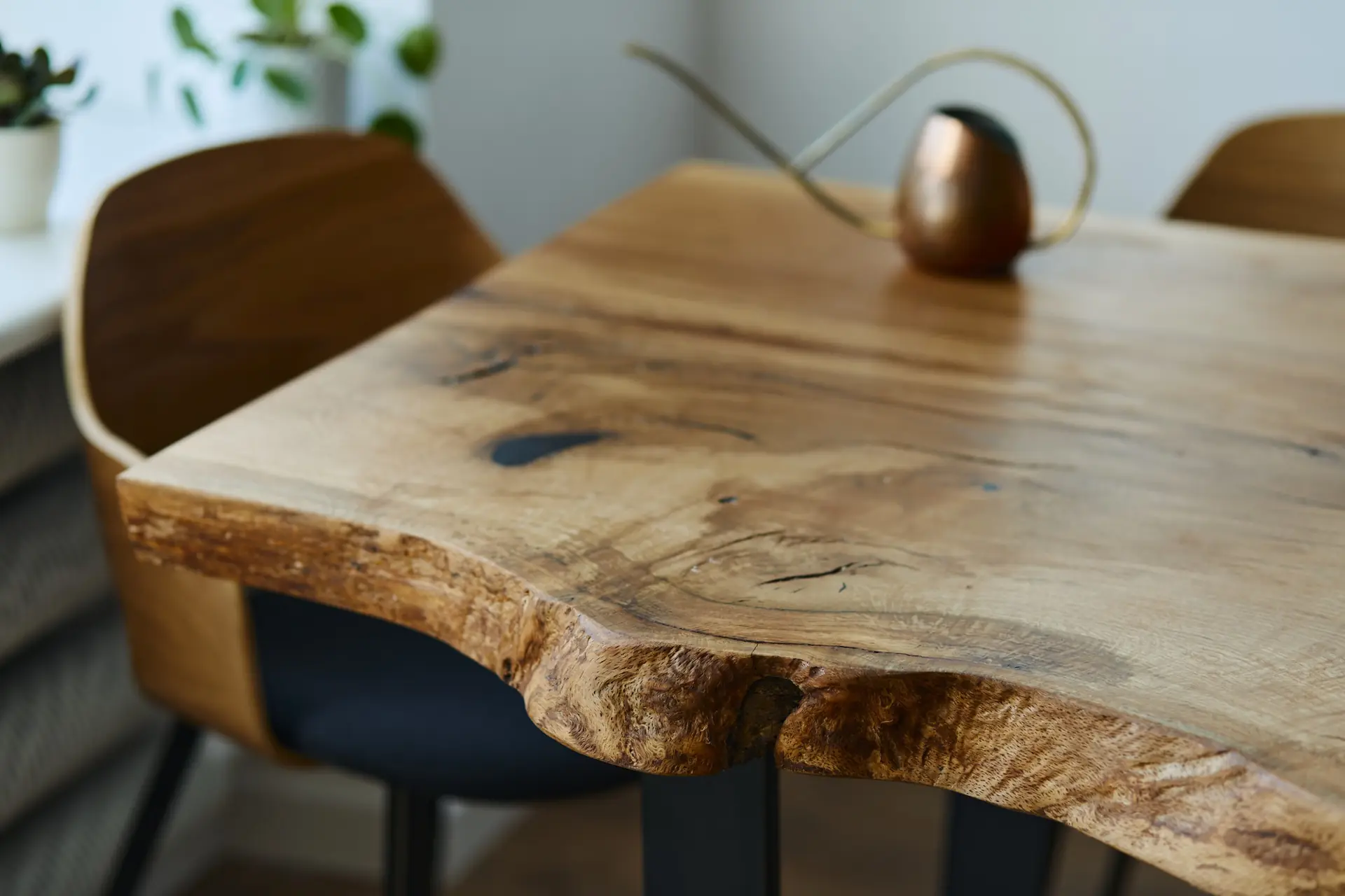 Echt-Holz Esstische