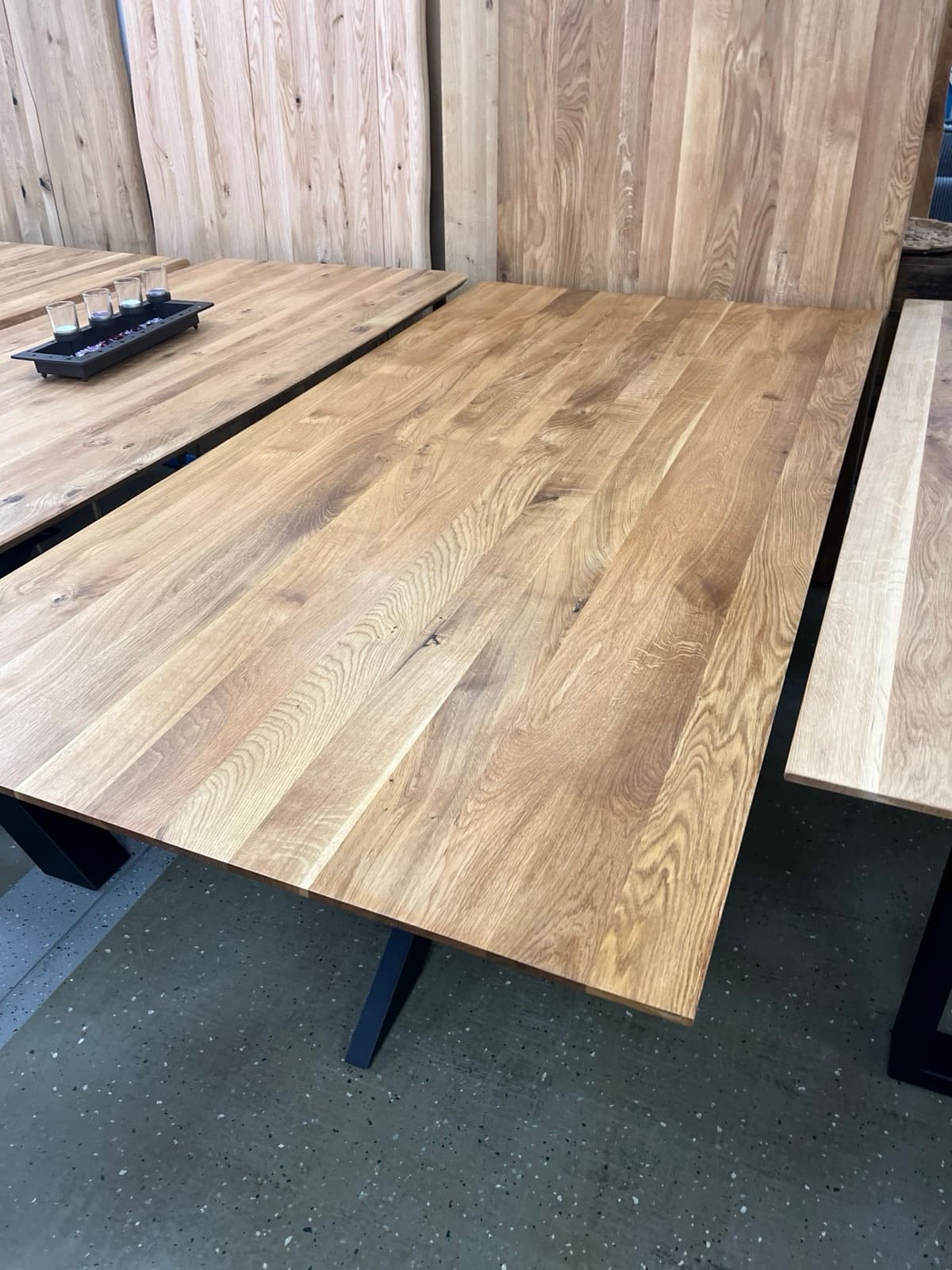 Eichentisch Tisch Wildeiche Schweizer
Kante 180x100 cm – Bild 2