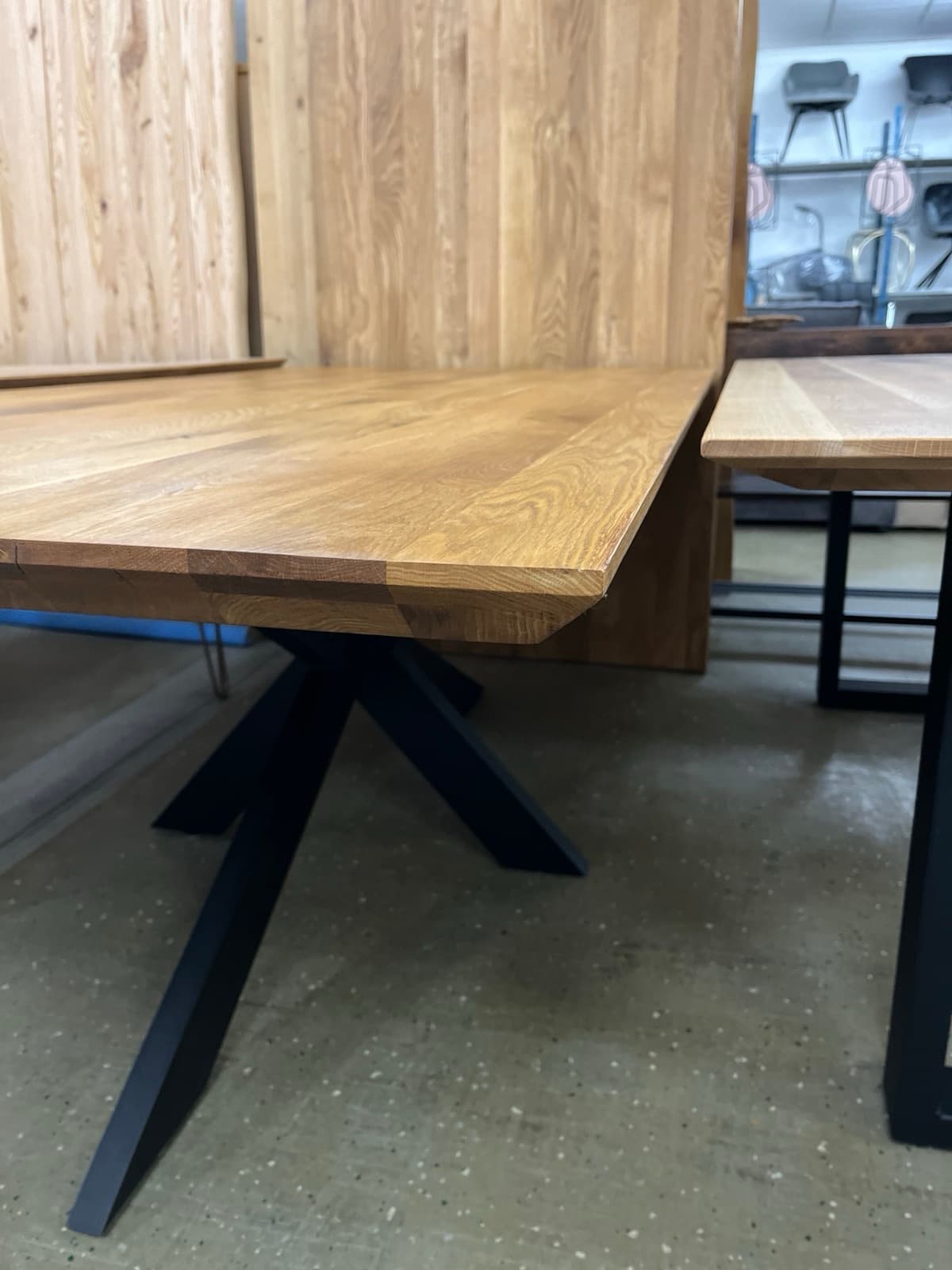 Eichentisch Tisch Wildeiche Schweizer
Kante 180x100 cm – Bild 3