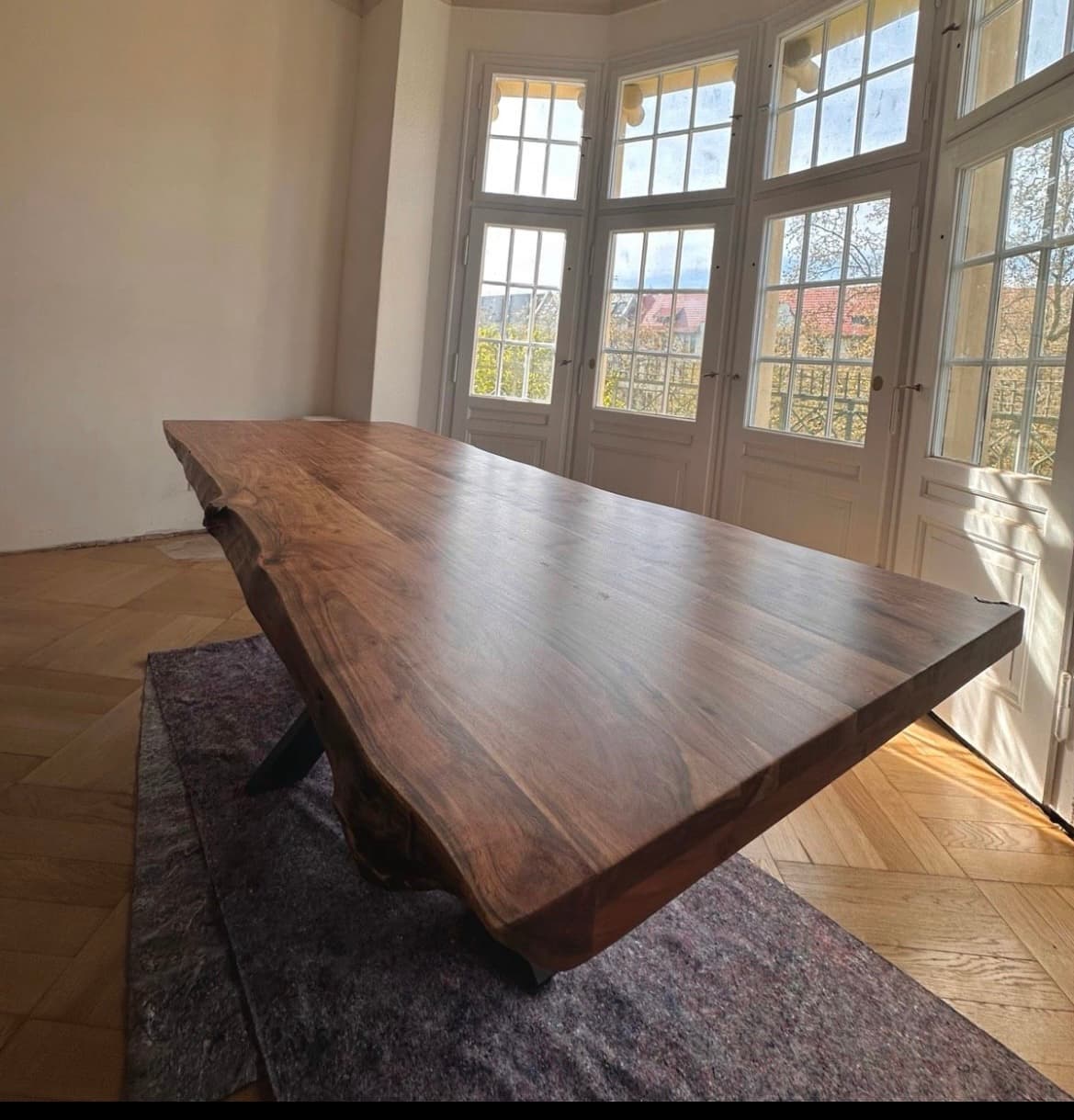 Esstisch Baumkante + Massivholz Akazie – Bild 3