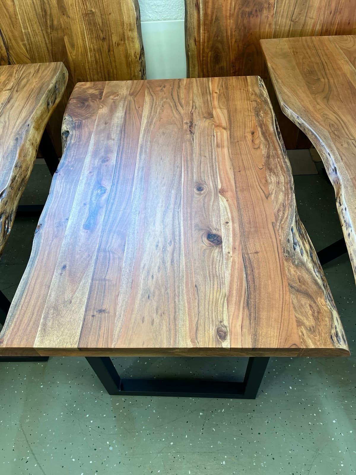 Esstisch Tisch + Massivholz Akazie + 140x90 cm Baumkanten Tische – Bild 10