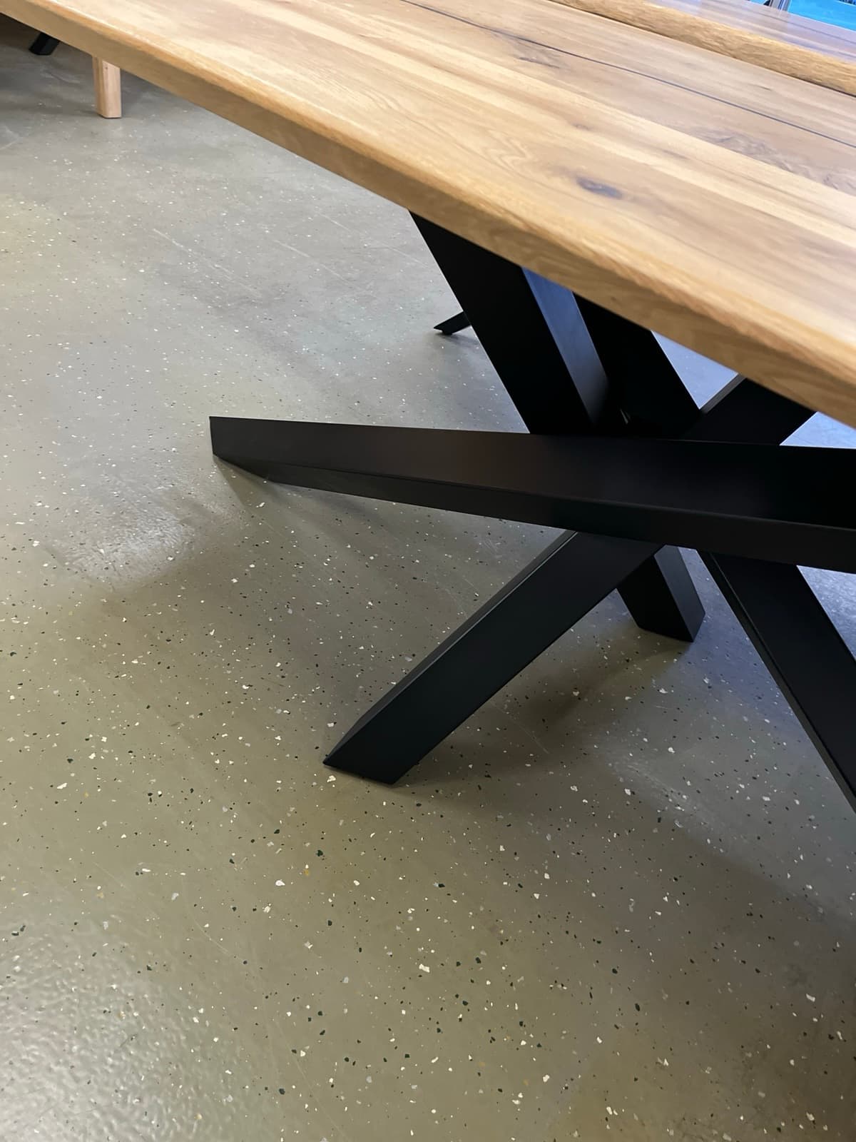 Esstisch Tisch + Massivholz Eiche 240x100x75 cm Epoxidharz mit Stern / Doppel X und U Gestell – Bild 14